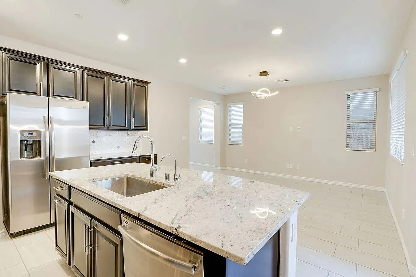 3 bed, 2.5 bath, 1696 sqft, $2,795 — Photo 3