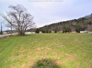 14746 Charleston Rd, Red House, WV 25168