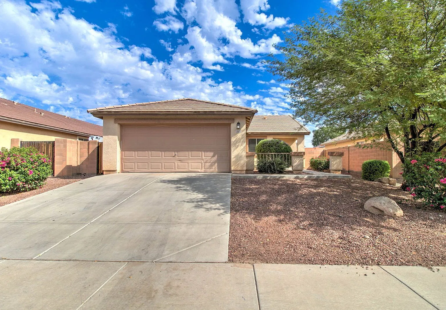 3 bed, 2.0 bath, 1138 sqft, $1,700 — Photo 1