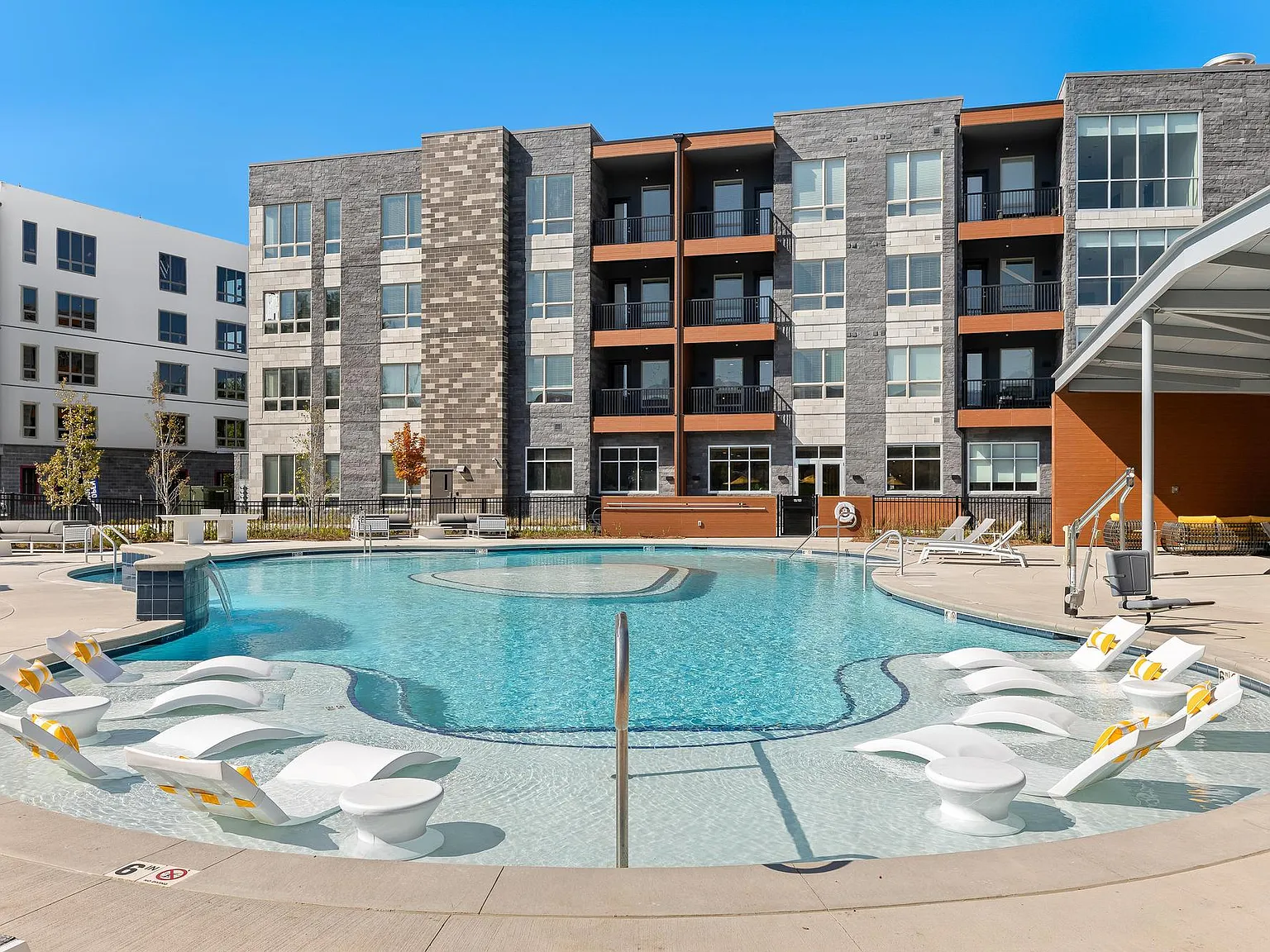 Brookside Commons — Photo 1