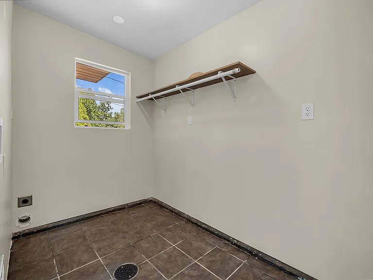 2189 E 6675 S — Photo 15
