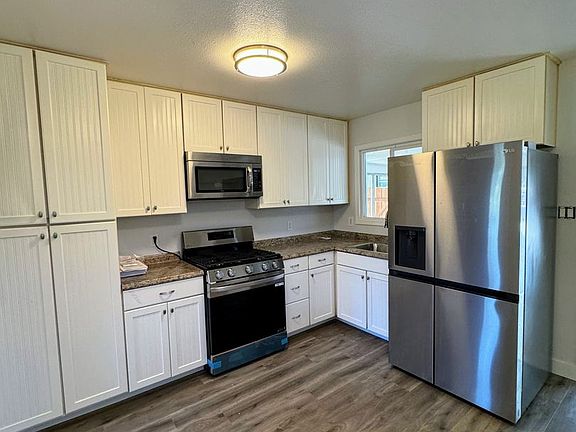 3rd image of 467 S Buena Vista Ave #18