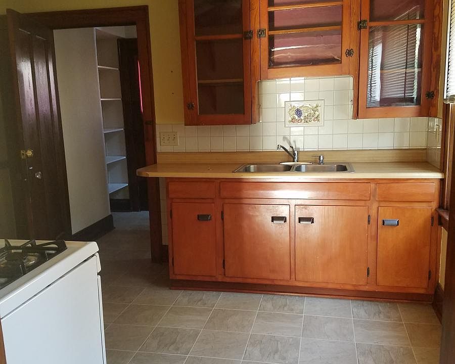 1st image of 3985 E 52nd St