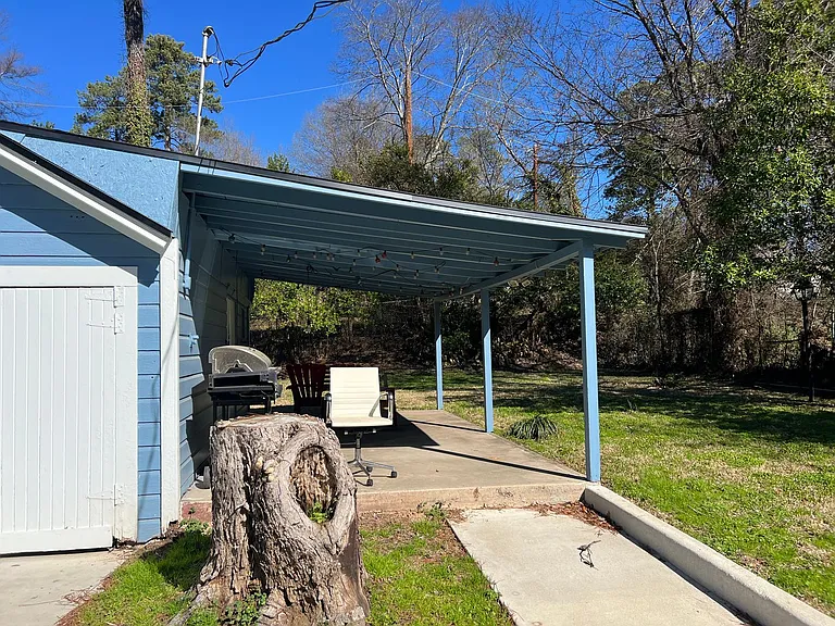642 Robinson Pl — Photo 11
