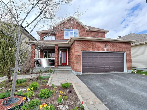 214 Davy St, Ottawa, ON K2M 0H6