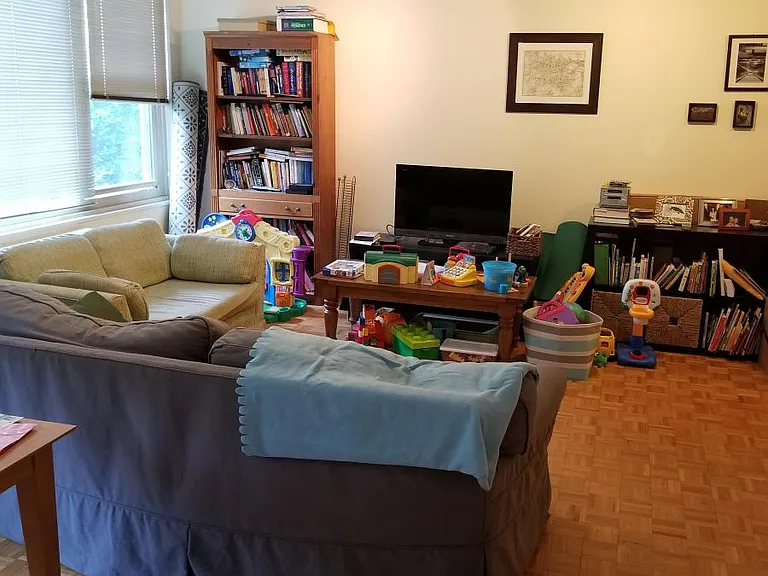 4401 Roland Ave — Photo 6