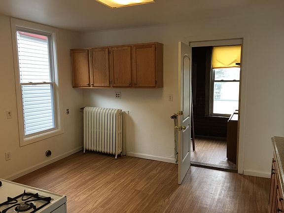 Extra kitchen cabinets 