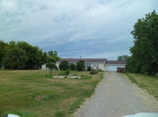2906 Nicholson Rd, Fowlerville, MI 48836