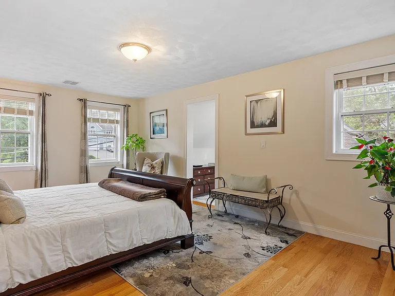 186 Salem St — Photo 25
