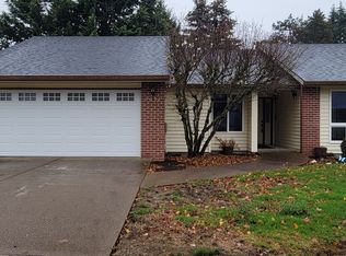 1421 NE Hoffman Dr, McMinnville, OR 97128