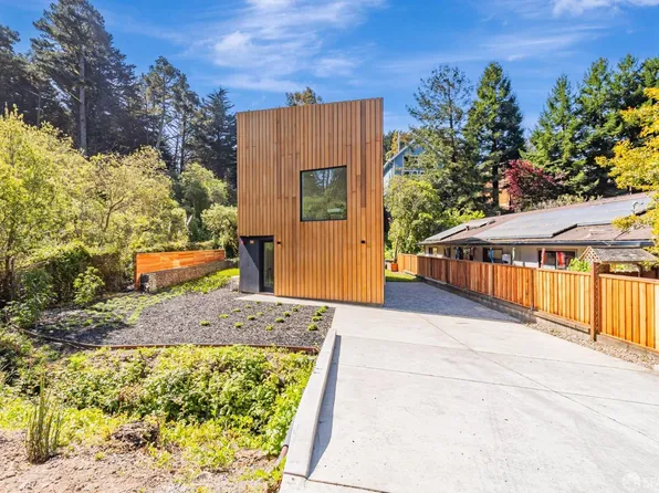1841 Sunshine Valley Rd, Moss Beach, CA 94038