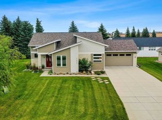 1477 Fox River Dr, De Pere, WI 54115
