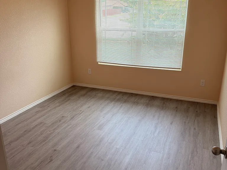 5108 Imperial Eagle — Photo 21