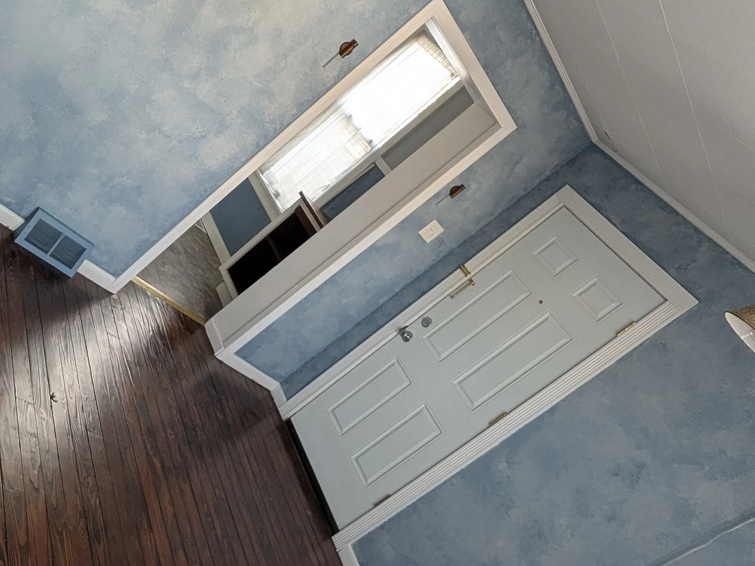 1 bed, 700 sqft, $1,200 — Photo 4
