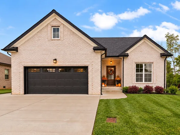 824 Brown Swiss Ct, Clarksville, TN 37043