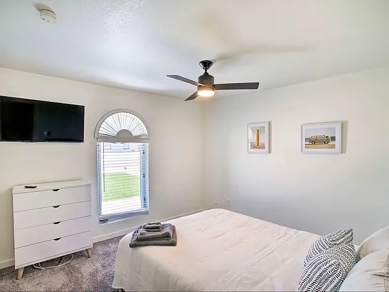 1233 E Marny Rd — Photo 11