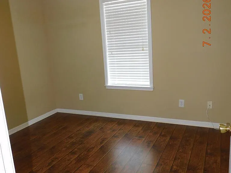 203 Margeson Dr — Photo 10