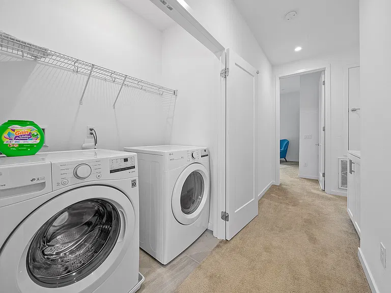135 Schick — Photo 28