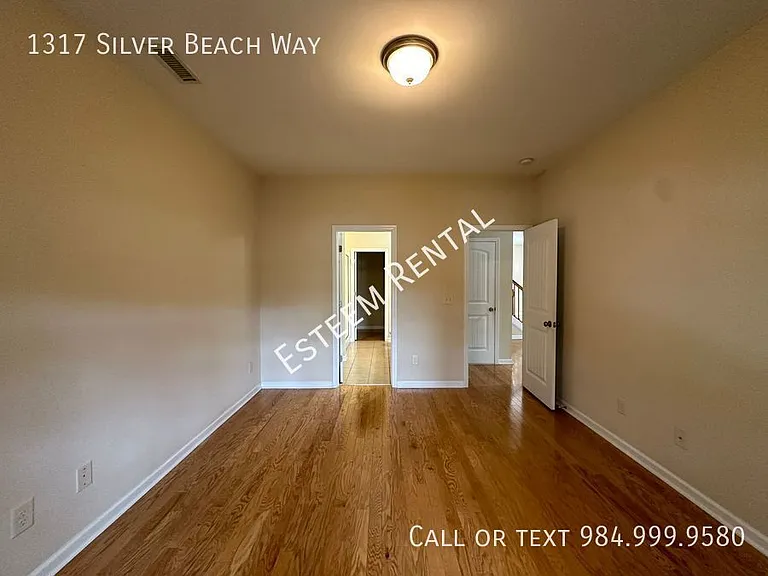 1317 Silver Beach Way — Photo 14