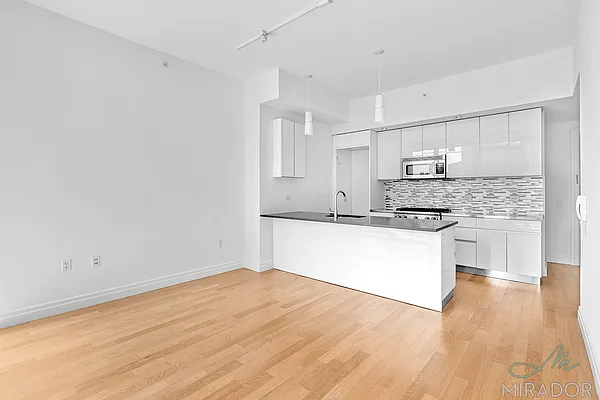 Rented by Mirador Real Estate | media 43