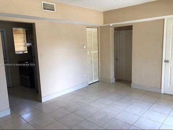 4th image of 4721 NE 18th Ave #0
