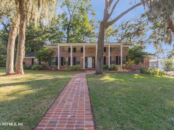 1922 Holly Oaks Ravine Dr