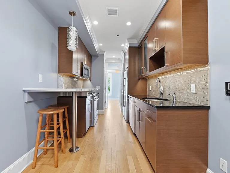604 Adams St #4 — Photo 2