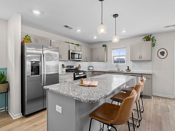 5th image of 223 Ridley Hill Ln