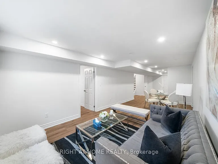 582 Carlyle Ct #LOWER — Photo 6