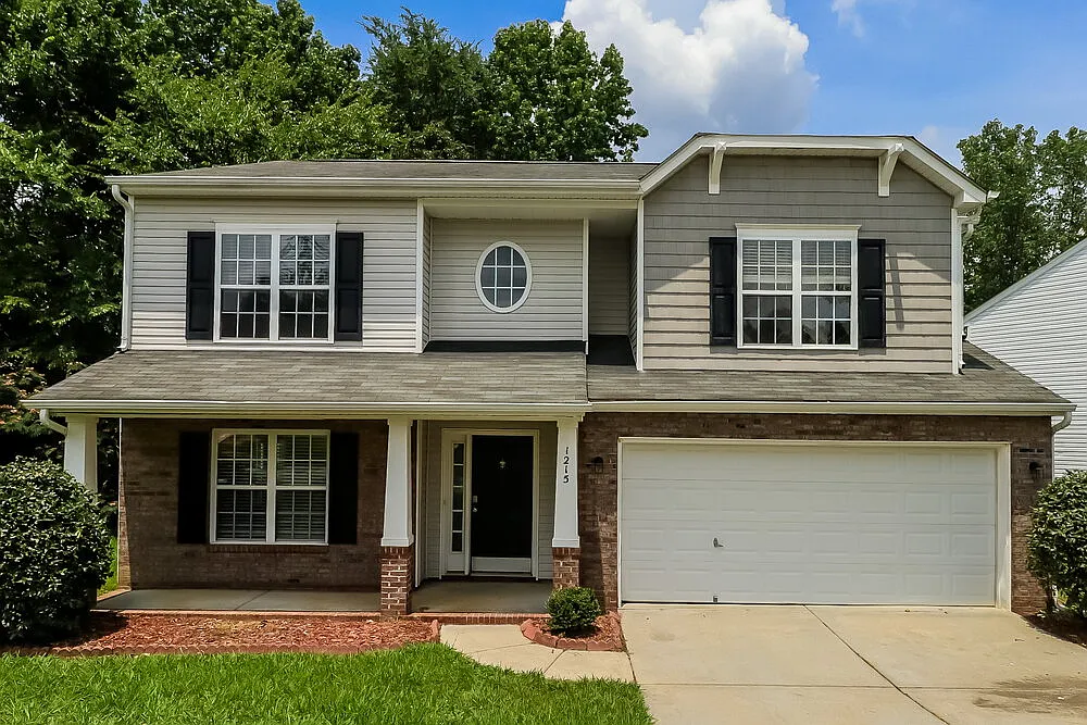 4 bed, 2.5 bath, 2400 sqft, $2,370 — Photo 1