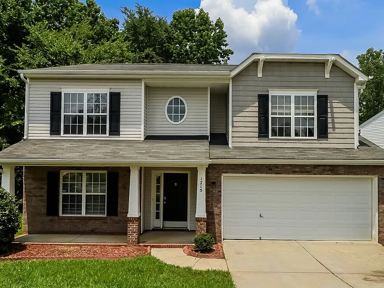 1215 Ben Livingston Rd — Photo 1