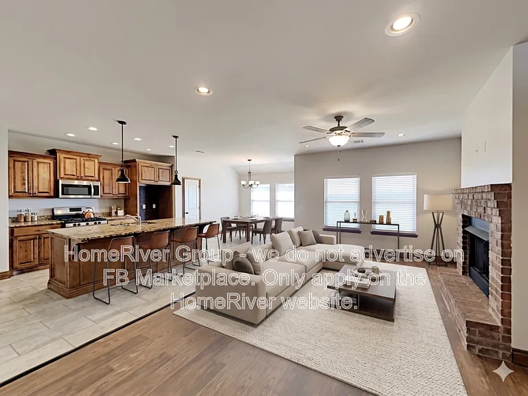 1354 N Taylor Way — Photo 2