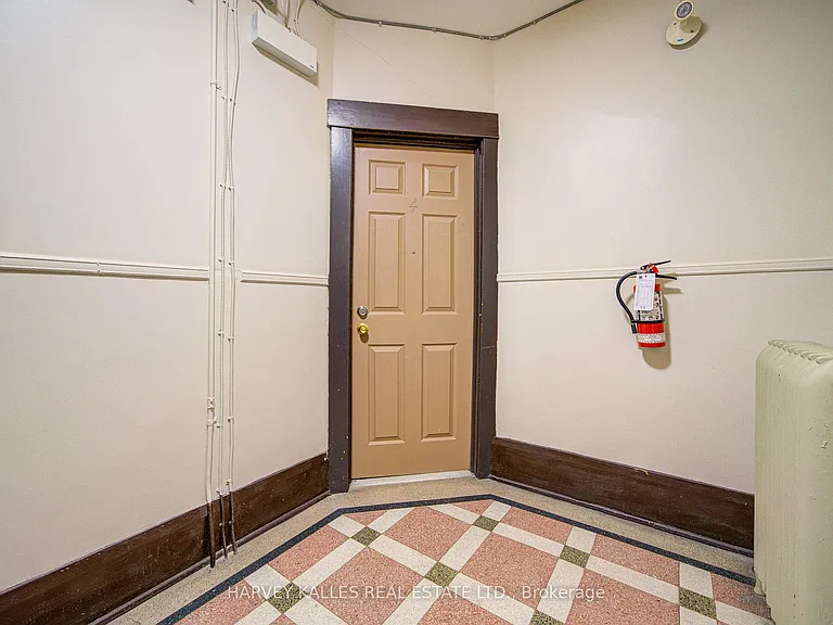1074 Saint Clair Ave W #4 — Photo 5