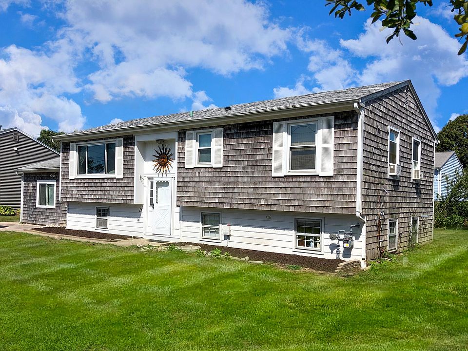 1st image of 11 Manor Dr
