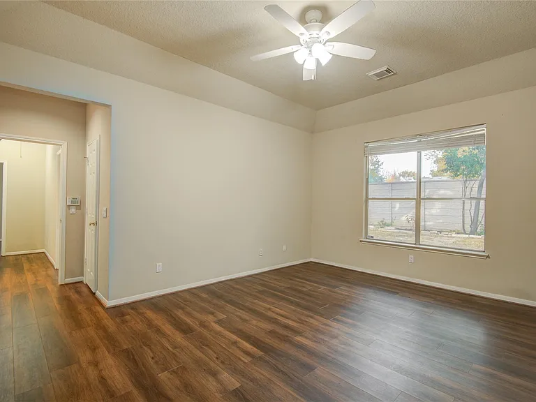 18422 Auburn Woods Dr — Photo 25