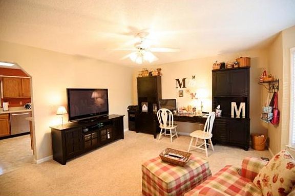 3rd image of 113 Aspen Ct