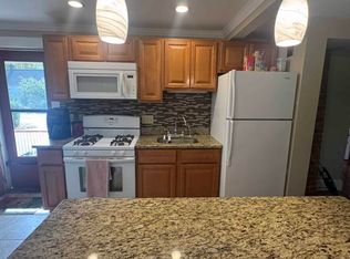 11 W Green St #1, Easthampton, MA 01027