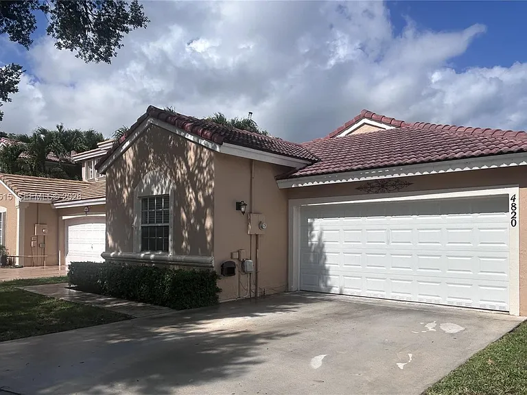 4820 SW 152nd Way — Photo 1