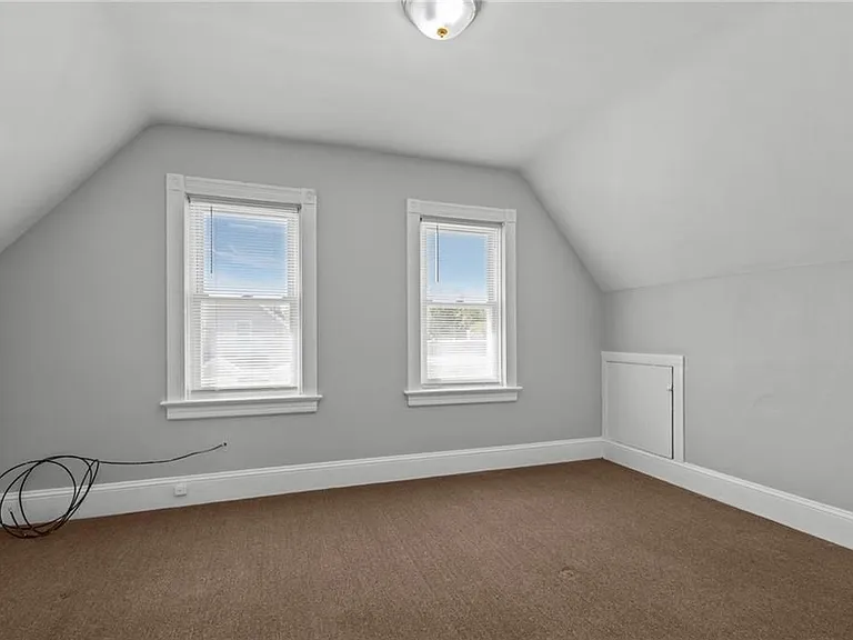 9 Gardner Ave — Photo 24