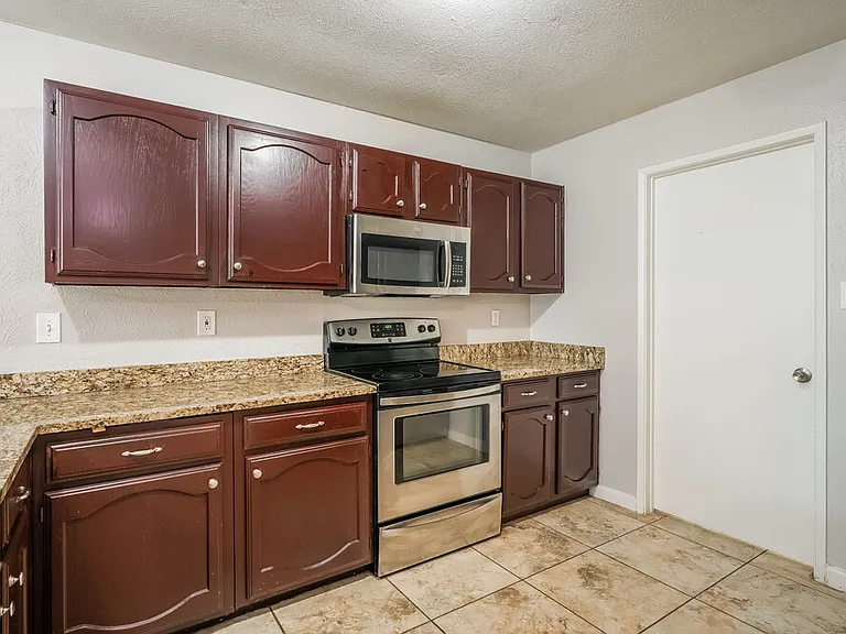 458 Rainier St — Photo 7