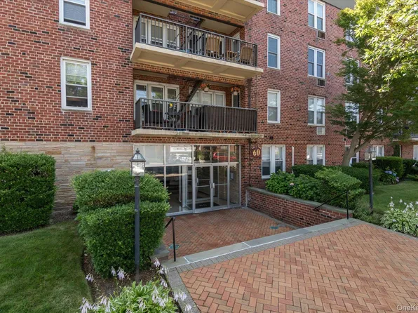 60 Hempstead Avenue #2C, Lynbrook, NY 11563