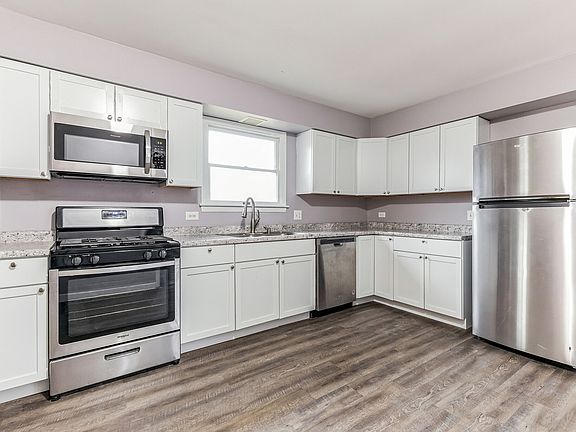 2nd image of 5208 Roberta Ln