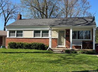 579 Lerner Ave, Clawson, MI 48017