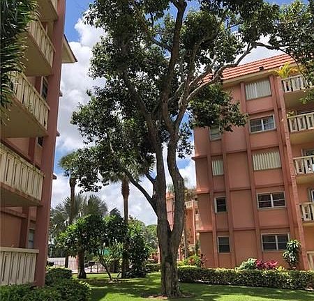 4th image of 900 River Reach Dr APT 111