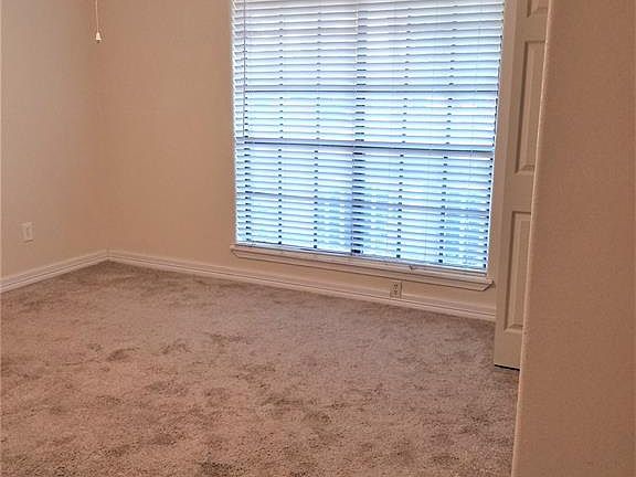 4th image of 1216 Avenue H