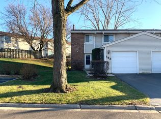 143 Jerome Ln #143, Bolingbrook, IL 60440