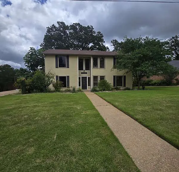 1822 Northwood Ct — Photo 1