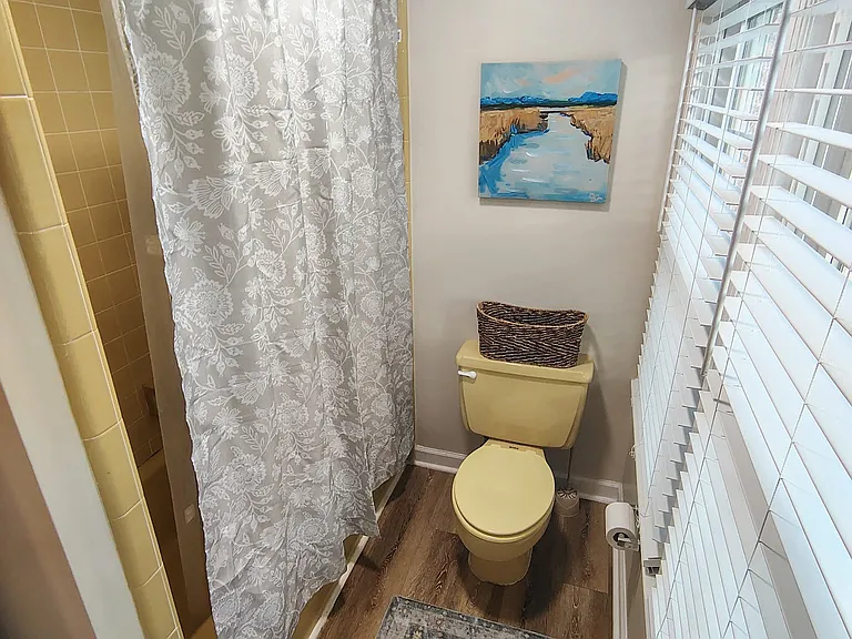 E Sandhurst Dr — Photo 8