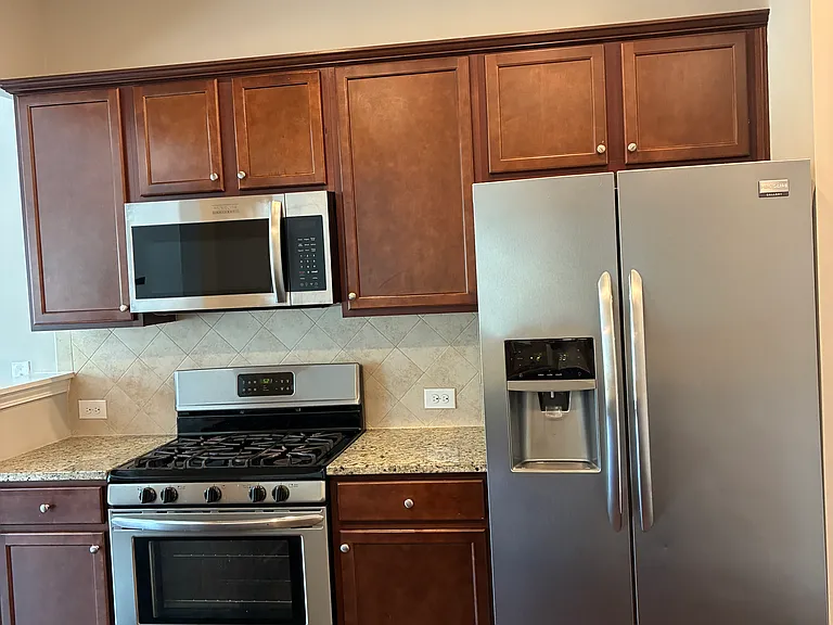 1335 Hampton Oaks Dr — Photo 5