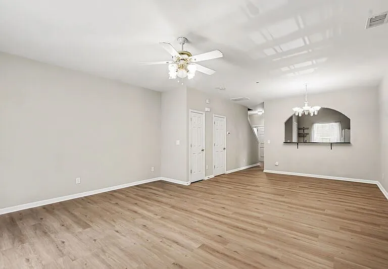 2224 Winthrop Chase Dr — Photo 7
